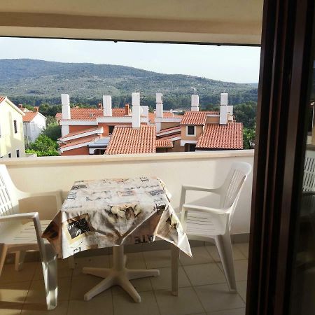 Laura And Nevio Apartments And Rooms Cres Exterior photo